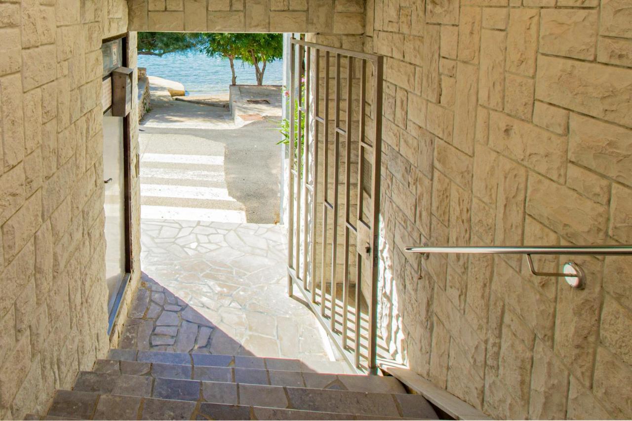 Apartamento Galapagus Privat Beach & Boat Dock Metajna Exterior foto