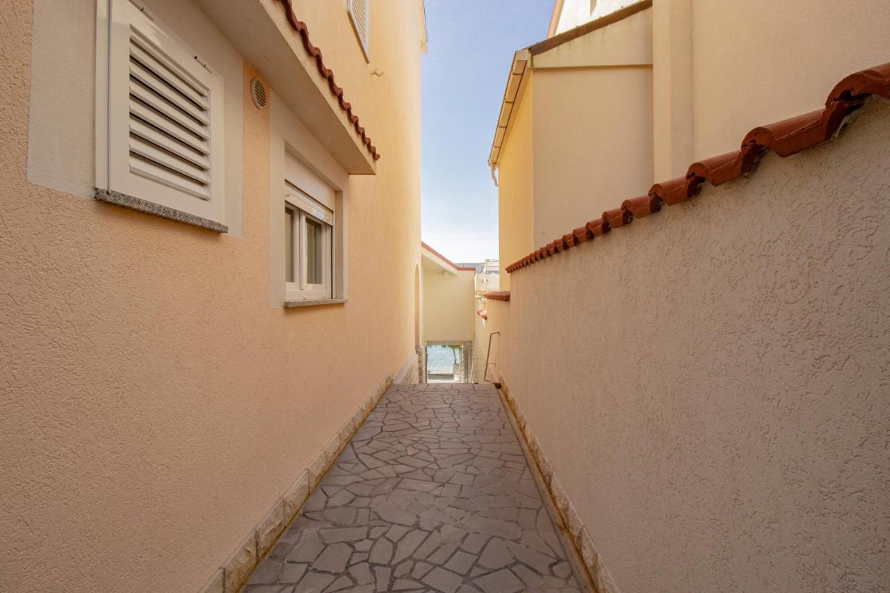 Apartamento Galapagus Privat Beach & Boat Dock Metajna Exterior foto